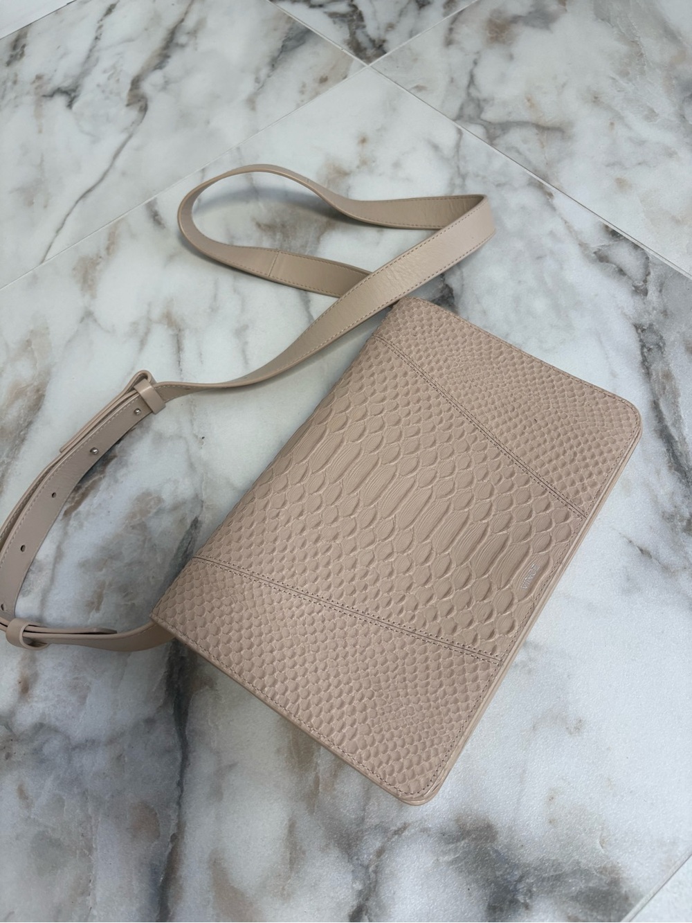 Vince Mod V Python Embossed Leather Crossbody Bag Tan Beige Envelope Clutch - Picture 16 of 16